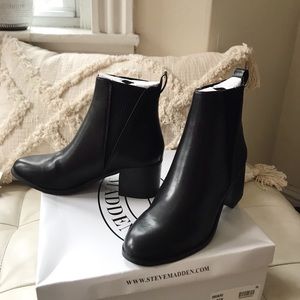 Steve Madden black booties